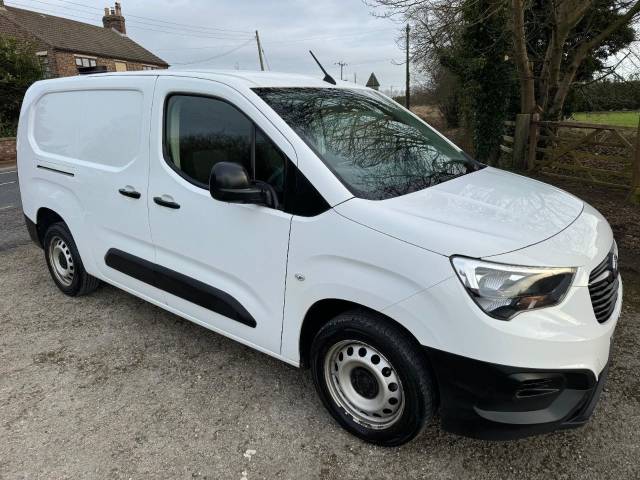 Vauxhall Combo Cargo 2300 1.6 Turbo D 100ps H1 Edition Van Panel Van Diesel White