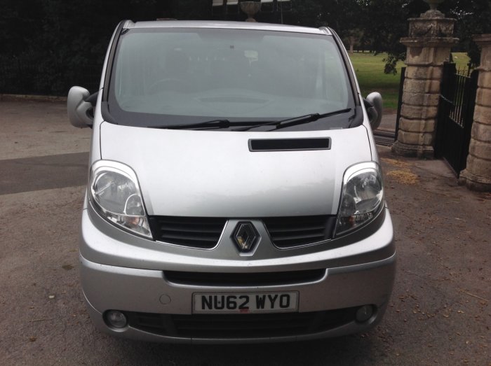 Renault Trafic 2.0 TRAFIC LL29 SPORT DCI Minibus Diesel Silver