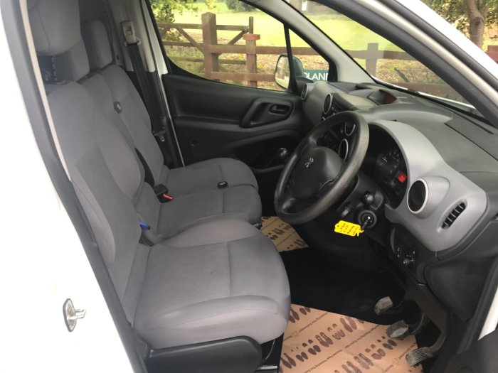 Peugeot Partner 625 1.6 HDi 75 Professional Van Panel Van Diesel White