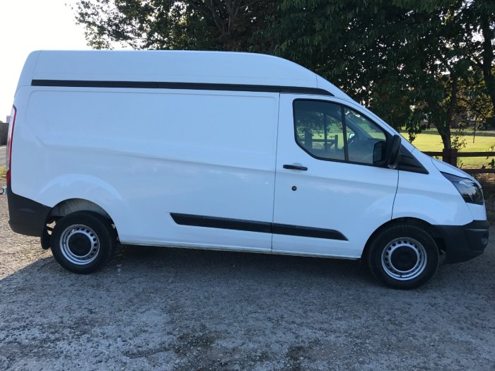 Ford Transit Custom 2.2 TDCi 125ps Low Roof Van Panel Van Diesel White