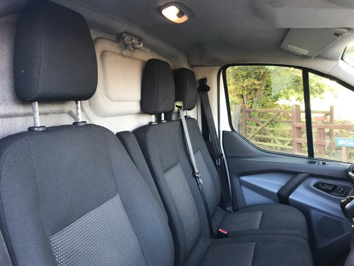 Ford Transit Custom 2.2 TDCi 125ps Low Roof Van Panel Van Diesel White