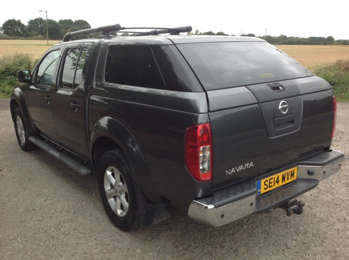 Nissan Navara 2.5 Tekna Pick Up Diesel Grey