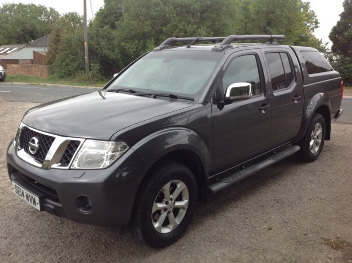 Nissan Navara 2.5 Tekna Pick Up Diesel Grey