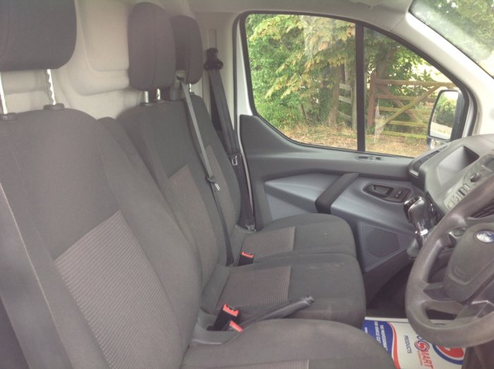 Ford Transit Custom 2.2 TDCi 100ps Low Roof Van Panel Van Diesel White