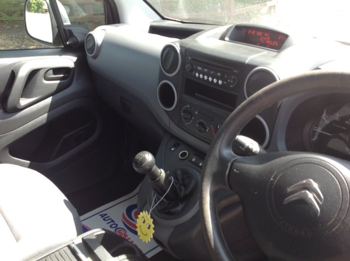 Ford Transit Custom 2.2 TDCi 100ps Low Roof Van Panel Van Diesel White