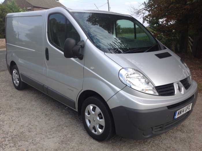 Renault Trafic 2.0 SL27dCi 115 Extra Van Euro 5 Panel Van Diesel Silver