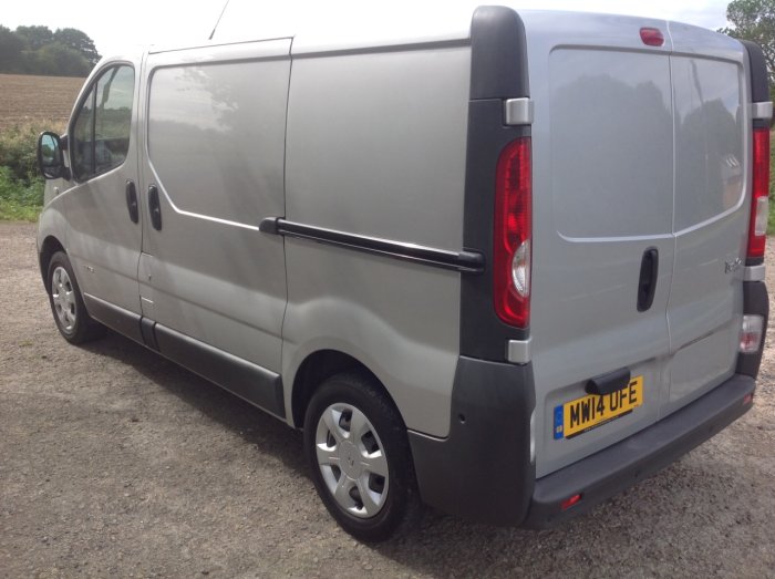 Renault Trafic 2.0 SL27dCi 115 Extra Van Euro 5 Panel Van Diesel Silver