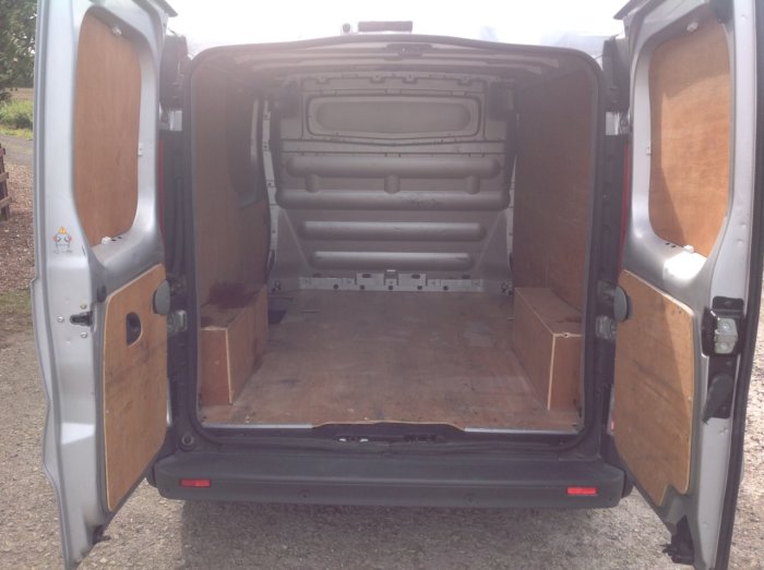 Renault Trafic 2.0 SL27dCi 115 Extra Van Euro 5 Panel Van Diesel Silver