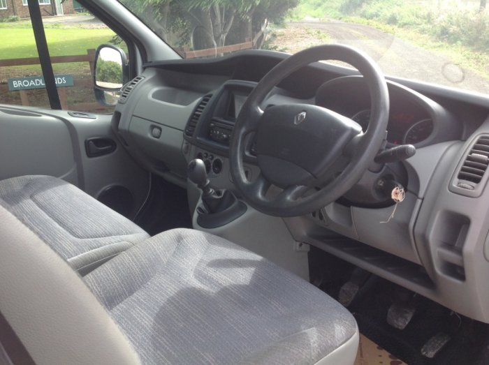 Renault Trafic 2.0 SL27dCi 115 Extra Van Euro 5 Panel Van Diesel Silver
