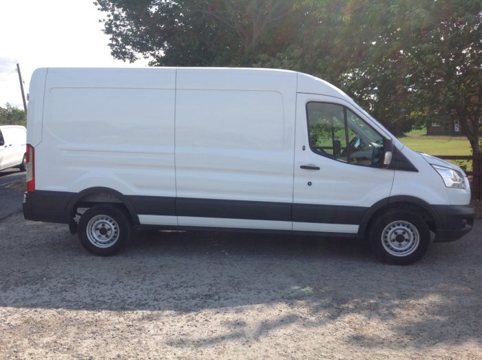 Ford Transit 2.2 TDCi 125ps Chassis Cab Panel Van Diesel White
