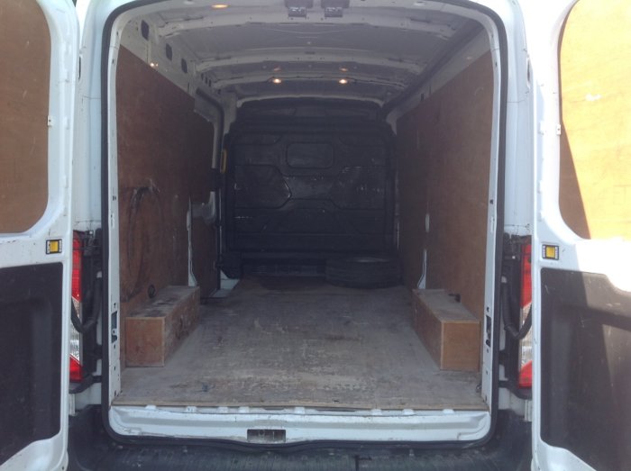 Ford Transit 2.2 TDCi 125ps Chassis Cab Panel Van Diesel White