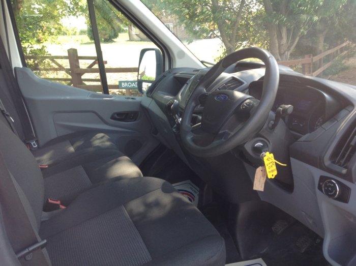 Ford Transit 2.2 TDCi 125ps Chassis Cab Panel Van Diesel White