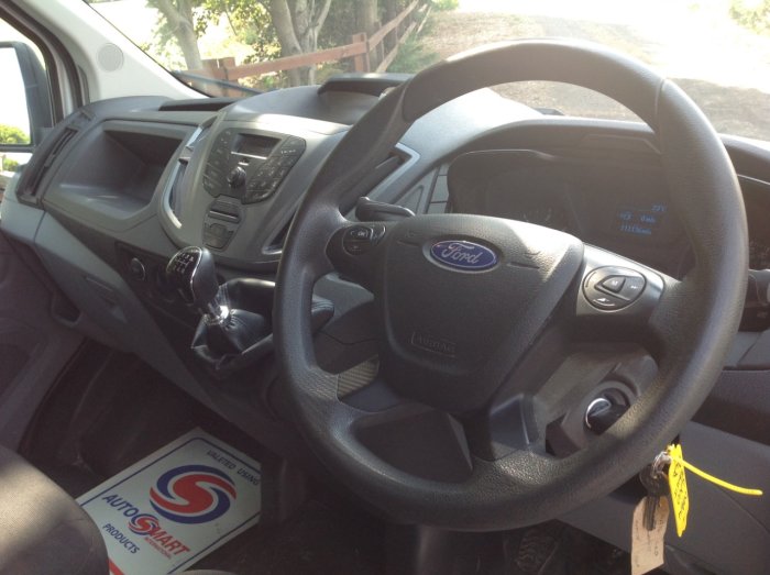Ford Transit 2.2 TDCi 125ps Chassis Cab Panel Van Diesel White